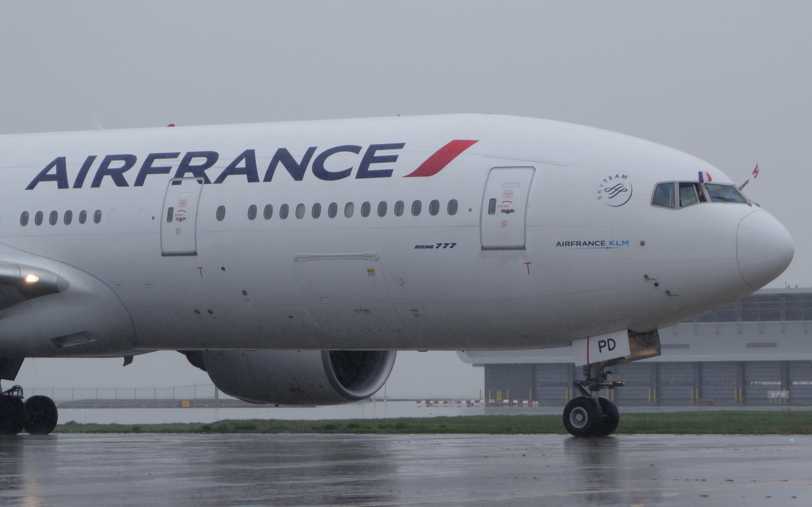 REVIEW: Air France B777-200ER business class review - C'est