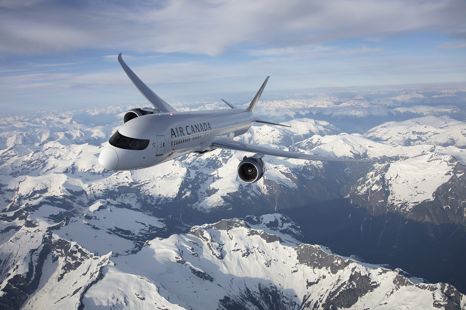 An incredible photo of the Air Canada 787-9 over the West Coast mountains. Photo: Brian Losito / Air Canada